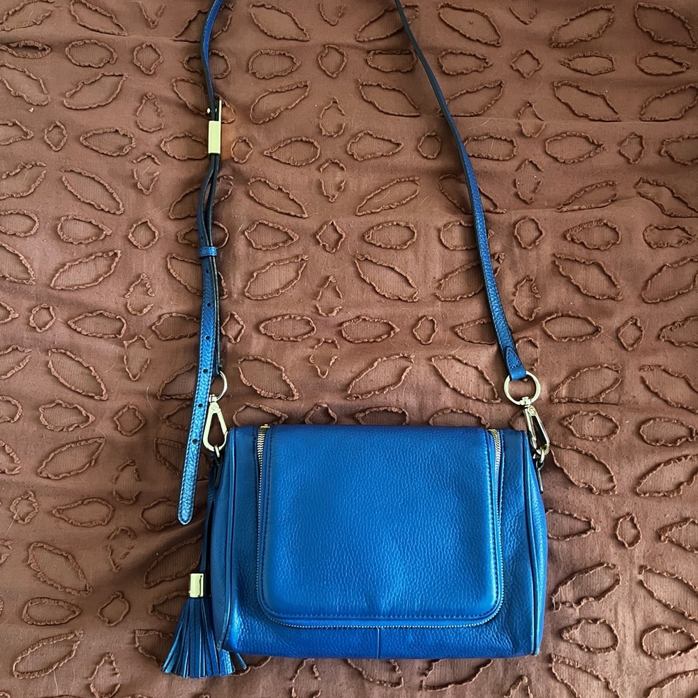 GILI with haloguard crossbody